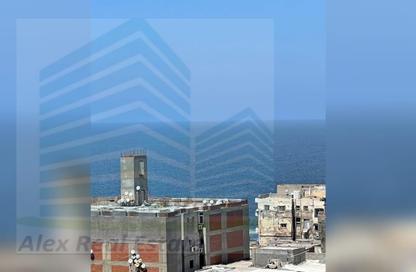 شقة - 4 غرف نوم - 2 حمامات للايجار في شارع بورسعيد - الشاطبي - حي وسط - الاسكندرية