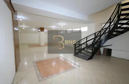 معرض - استوديو - 2 حمامات للبيع في شارع احمد الزمر - المنطقة التاسعة - مدينة نصر - القاهرة