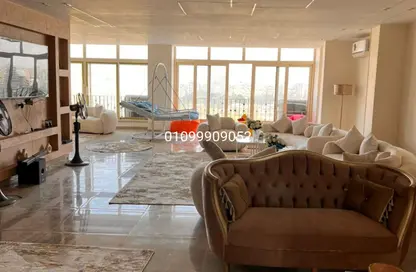 شقة - 8 غرف نوم - 4 حمامات للبيع في شارع محمد انيس - الزمالك - القاهرة