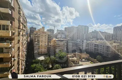 شقة - 3 غرف نوم - 2 حمامات للبيع في لوران - حي شرق - الاسكندرية