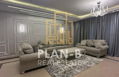 شقة - 3 غرف نوم - 3 حمامات للايجار في 6 ويست - بيفرلي هيلز - كمبوندات الشيخ زايد - الشيخ زايد - الجيزة