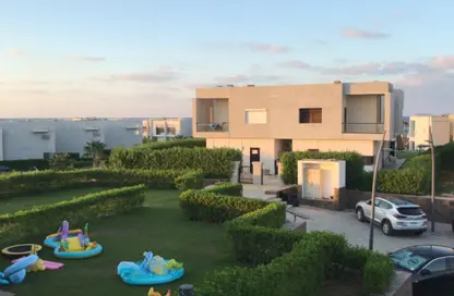 فيلا - 5 غرف نوم - 6 حمامات للبيع في لافيستا كاسكادا - العلمين - الساحل الشمالي