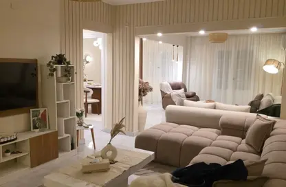 شقة - 2 غرف نوم - 2 حمامات للايجار في شارع المنصور محمد - الزمالك - القاهرة