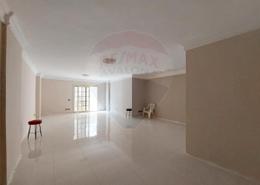 Apartment - 3 bedrooms - 2 bathrooms for للايجار in Al Farek Ismail Srhank St. - Laurent - Hay Sharq - Alexandria