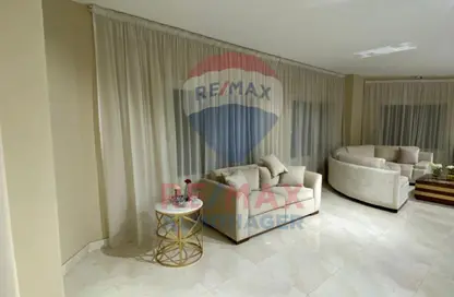 شقة - 4 غرف نوم - 3 حمامات للايجار في طريق غرب سوميد - غرب سوميد - مدينة 6 أكتوبر - الجيزة