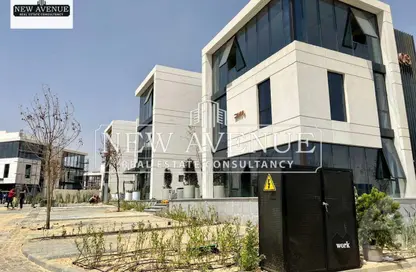 Whole Building - Studio - 2 Bathrooms for sale in Heartwork - The 5th Settlement - New Cairo City - Cairo