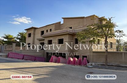 فيلا - 8 غرف نوم - 8 حمامات للبيع في سوان ليك قطامية - التجمع الاول - مدينة القاهرة الجديدة - القاهرة