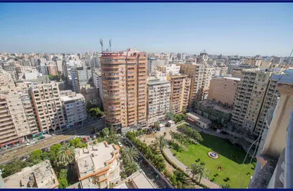 شقة - 3 غرف نوم - 3 حمامات للبيع في شارع مصطفي فهمي - جليم - حي شرق - الاسكندرية
