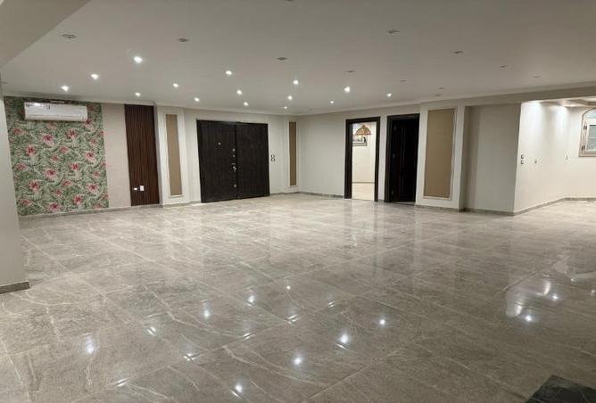 8268601 - Property Image 2