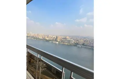 شقة - 3 غرف نوم - 4 حمامات للبيع في شارع النيل - الدقي - الجيزة
