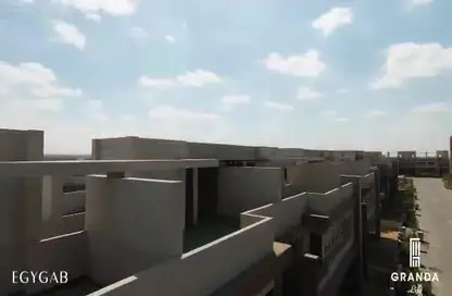 (بنتهاوس  (روف - 4 غرف نوم - 4 حمامات للبيع في جراندا لايف - كمبوندات الشروق - مدينة الشروق - القاهرة