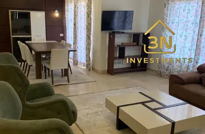 شقة - 2 غرف نوم - 2 حمامات للايجار في ذا فيلدج - المستثمرين الجنوبية - مدينة القاهرة الجديدة - القاهرة