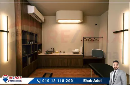 Office Space - Studio - 1 Bathroom for sale in Mostafa Abou Heif St. - Saba Basha - Hay Sharq - Alexandria