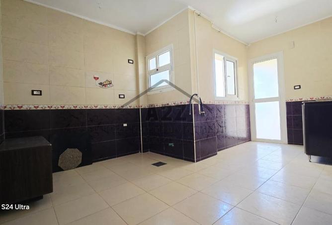 8240898 - Property Image 3