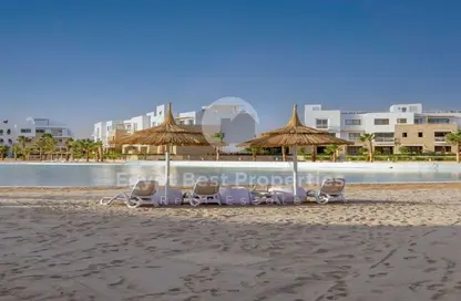 Chalet - 2 Bedrooms - 2 Bathrooms for sale in Swan Lake Gouna - El Gouna - Hurghada - Red Sea