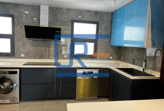 8015328 - Property Image 2