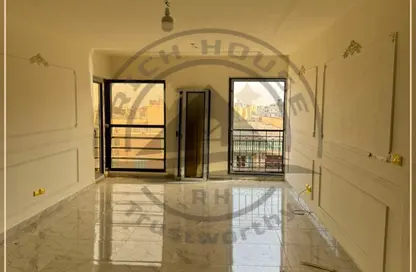 Apartment - 3 Bedrooms - 2 Bathrooms for rent in Zaki Ragab St. - Smouha - Hay Sharq - Alexandria