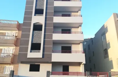 بناية كاملة - 3 غرف نوم - 3 حمامات للبيع في الحي الرابع - مدينة 6 أكتوبر - الجيزة