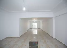 Apartment - 3 Bedrooms - 3 Bathrooms for rent in Mostafa Maher St. - Glim - Hay Sharq - Alexandria