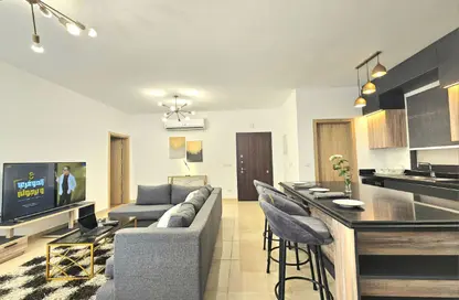 شقة - 2 حمامات للايجار في مون ريزيدنس - فيفث سكوير - التجمع الخامس - مدينة القاهرة الجديدة - القاهرة