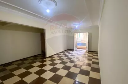 Apartment - 3 Bedrooms - 2 Bathrooms for rent in Sporting - Hay Sharq - Alexandria