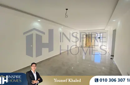 شقة - 3 غرف نوم - 2 حمامات للايجار في سموحة - حي شرق - الاسكندرية