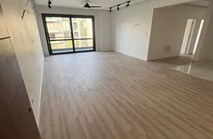 Apartment - 3 Bedrooms - 2 Bathrooms for sale in El Patio Oro - 5th Settlement Compounds - The 5th Settlement - New Cairo City - Cairo