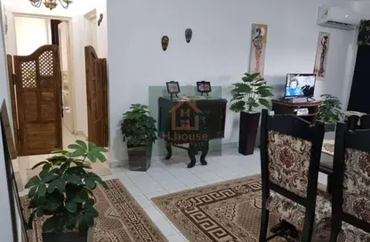 شقة - 2 غرف نوم - 1 حمام للايجار في شارع طه حسين - الرحاب المرحلة الأولى - الرحاب - مدينة القاهرة الجديدة - القاهرة