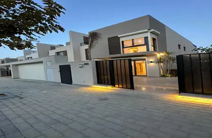 Villa - 5 Bedrooms - 5 Bathrooms for rent in Sodic East - 6th District - New Heliopolis - Cairo