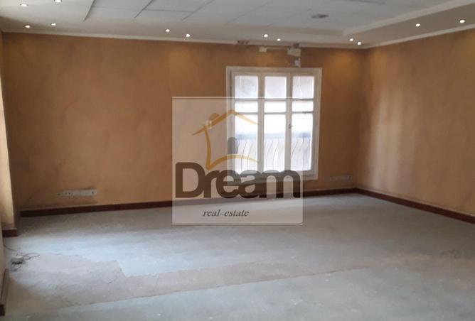 8363800 - Property Image 2