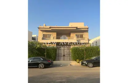 Villa - 6 Bedrooms - 5 Bathrooms for sale in The 1st Settlement - New Cairo City - Cairo