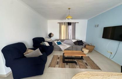 Penthouse - 3 Bedrooms - 2 Bathrooms for rent in Mountain View - Ras Al Hekma - North Coast