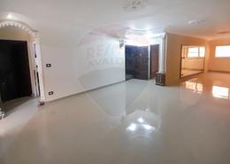 Apartment - 3 bedrooms - 1 bathroom for للايجار in Sidi Gaber St. - Sidi Gaber - Hay Sharq - Alexandria