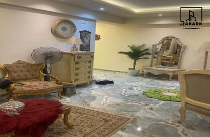 شقة - 3 غرف نوم - 2 حمامات للايجار في طريق جوزيف تيتو - النزهه الجديدة - النزهة - القاهرة
