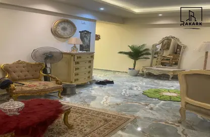 شقة - 3 غرف نوم - 2 حمامات للايجار في طريق جوزيف تيتو - النزهه الجديدة - النزهة - القاهرة