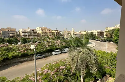 (بنتهاوس  (روف - 4 غرف نوم - 3 حمامات للبيع في شارع مصعب بن عمير - المنطقة ه - حى جنوب الاكايمية - مدينة القاهرة الجديدة - القاهرة