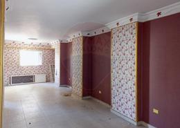 Apartment - 3 bedrooms - 1 bathroom for للايجار in Mahmoud Azmy St. - Raml Station - Hay Wasat - Alexandria