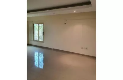 Apartment - 3 Bedrooms - 2 Bathrooms for rent in Area D - Ganoob El Acadimia - New Cairo City - Cairo