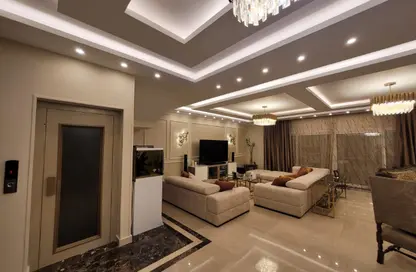 تاون هاوس - 5 غرف نوم - 5 حمامات للبيع في كونتيننتال ريزيدنس - كمبوندات الشيخ زايد - الشيخ زايد - الجيزة
