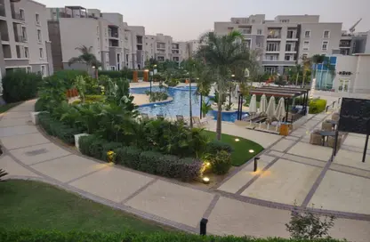 Apartment - 3 Bedrooms - 3 Bathrooms for sale in October Plaza - 6 October Compounds - 6 October City - Giza