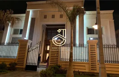Villa - 7 Bedrooms for sale in Royal City - Sheikh Zayed Compounds - Sheikh Zayed City - Giza