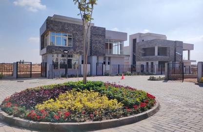 Villa - 3 Bedrooms - 3 Bathrooms for sale in Sun Capital - Fayoum Desert road - 6 October City - Giza