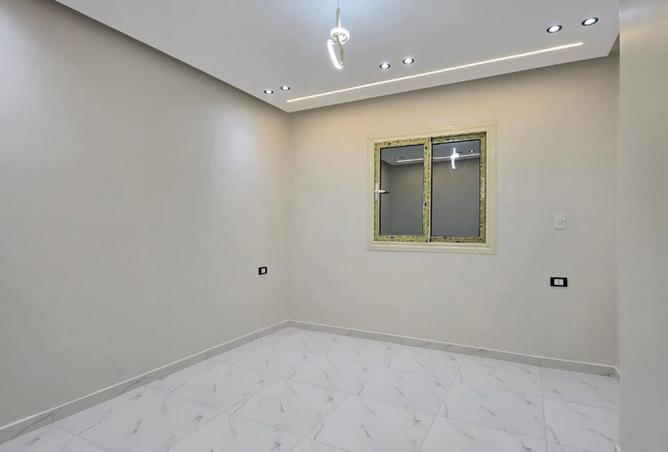 8086903 - Property Image 3