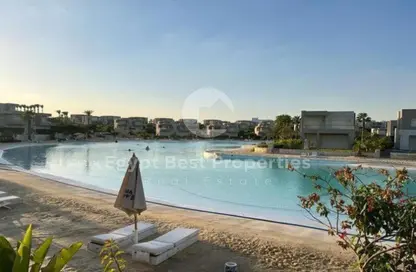 شاليه - 2 غرف نوم - 2 حمامات للبيع في ازها الساحل الشمالي - راس الحكمة - الساحل الشمالي