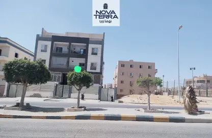 شقة - 3 غرف نوم - 2 حمامات للبيع في شارع 13 - الحي الاول - الشيخ زايد - الجيزة