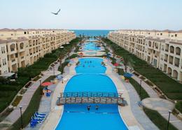 Chalet - 2 bedrooms - 2 bathrooms for للبيع in Lasirena Palm Beach - Al Ain Al Sokhna - Suez