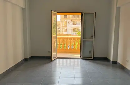Apartment - 3 Bedrooms - 2 Bathrooms for rent in Durrat Al Qahira - North Investors Area - New Cairo City - Cairo