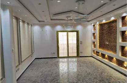 فيلا - 8 غرف نوم - 8 حمامات للبيع في لافيدا البستان - محور 26 يوليو - مدينة 6 أكتوبر - الجيزة