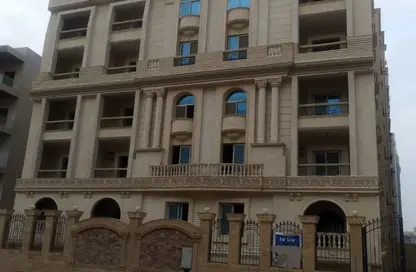 Apartment - 3 Bedrooms - 2 Bathrooms for sale in South Lotus - El Lotus - New Cairo City - Cairo