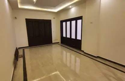 Apartment - 4 Bedrooms - 2 Bathrooms for sale in Al Imam Malik St. - 6th District - Obour City - Qalyubia
